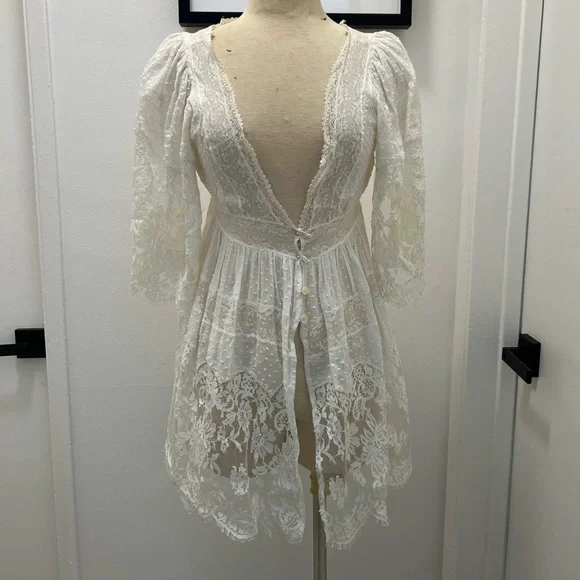 jacques vert lace dress JACQUES VERT RASPERRY PINK LACE SHORT SLEEVE SPECIAL OCCASION DRESS SI –  Whispers Dress Agency main image 1